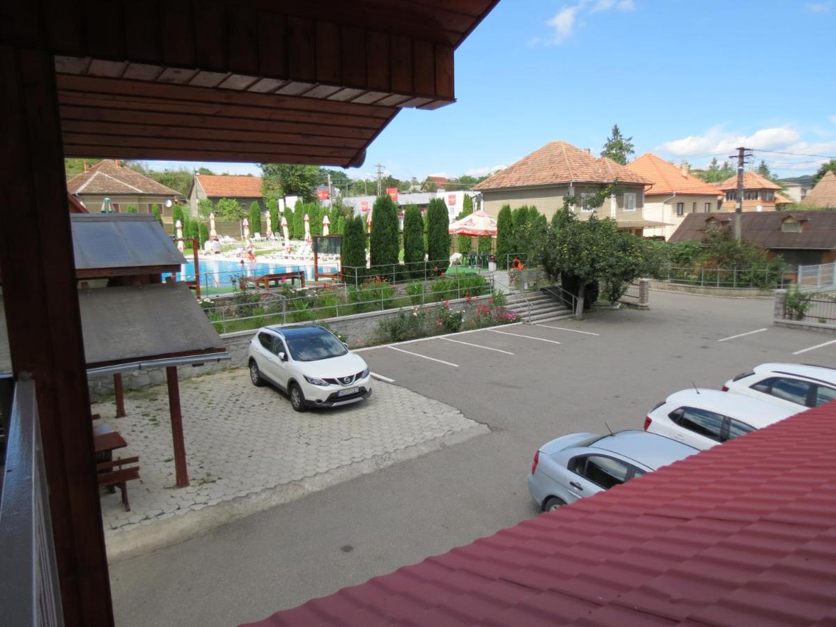 Pensiunea Cetina Brád Kültér fotó