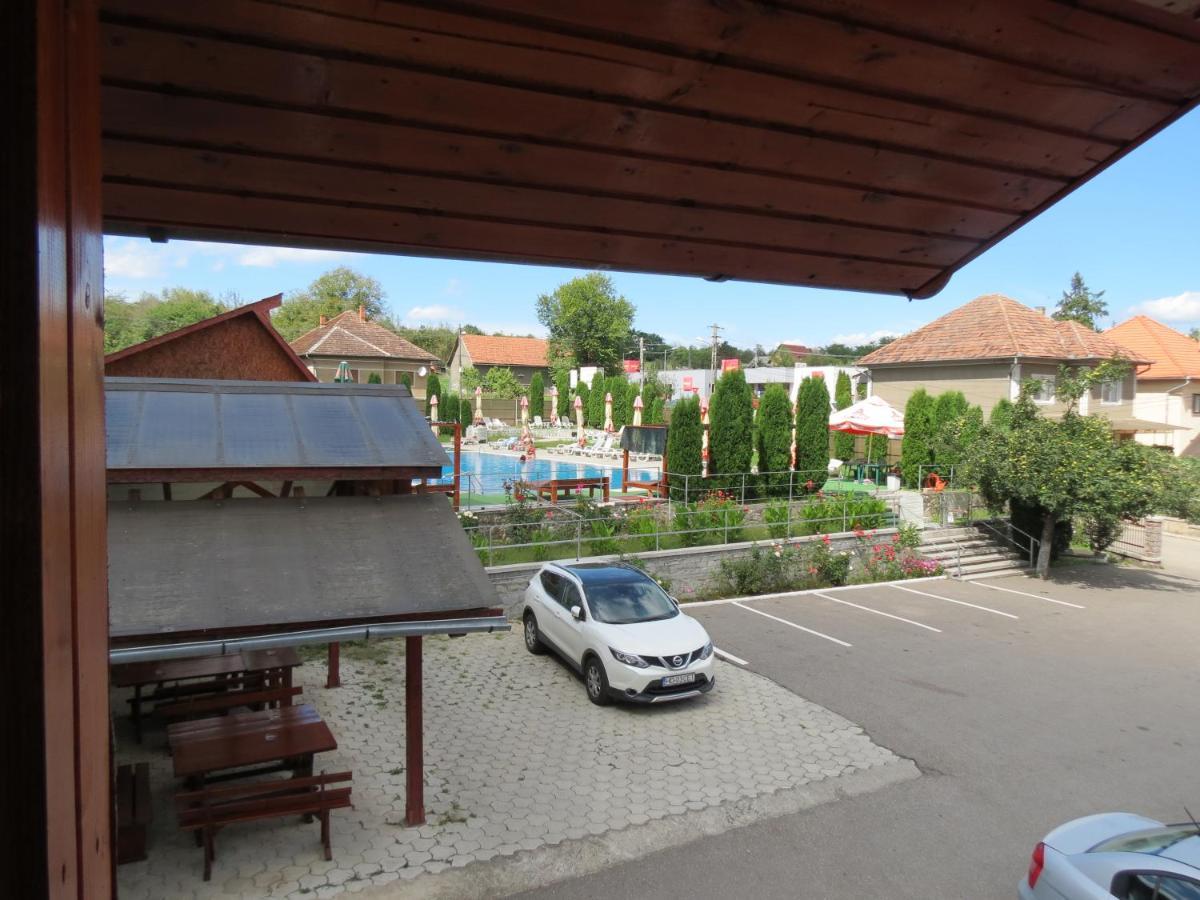 Pensiunea Cetina Brád Kültér fotó