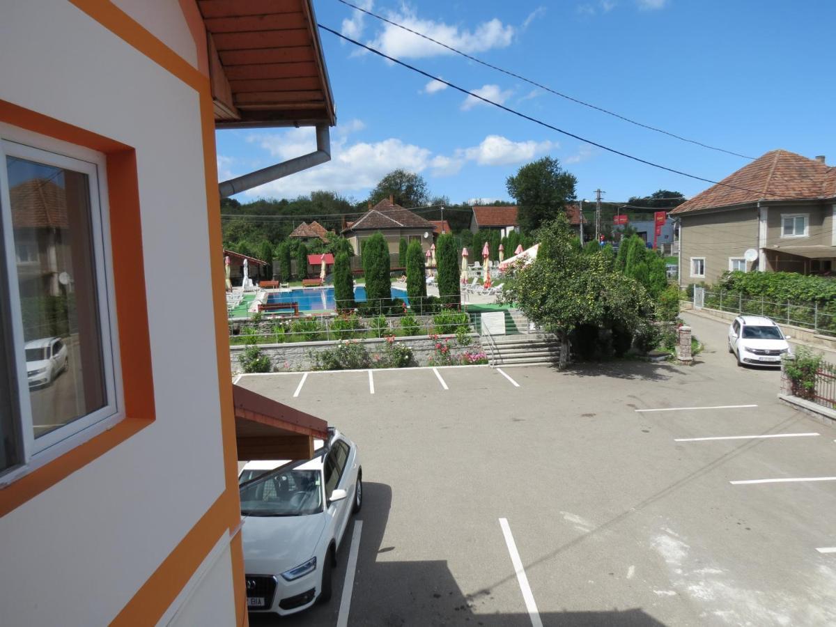 Pensiunea Cetina Brád Kültér fotó